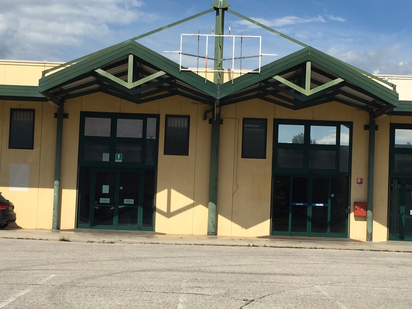 Locale commerciale in vendita a Treviso, Stiore