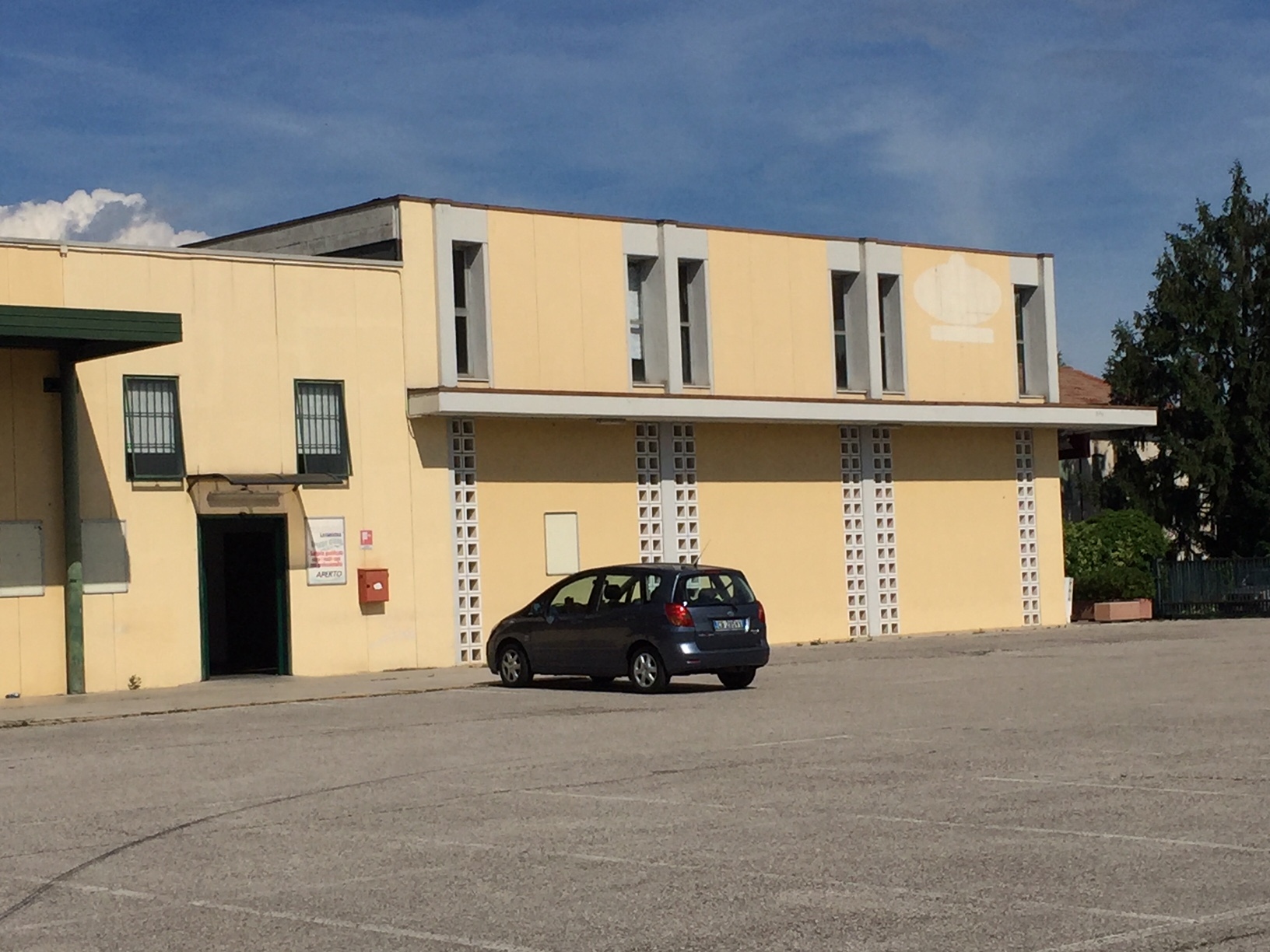 Locale commerciale in vendita a Treviso, Stiore