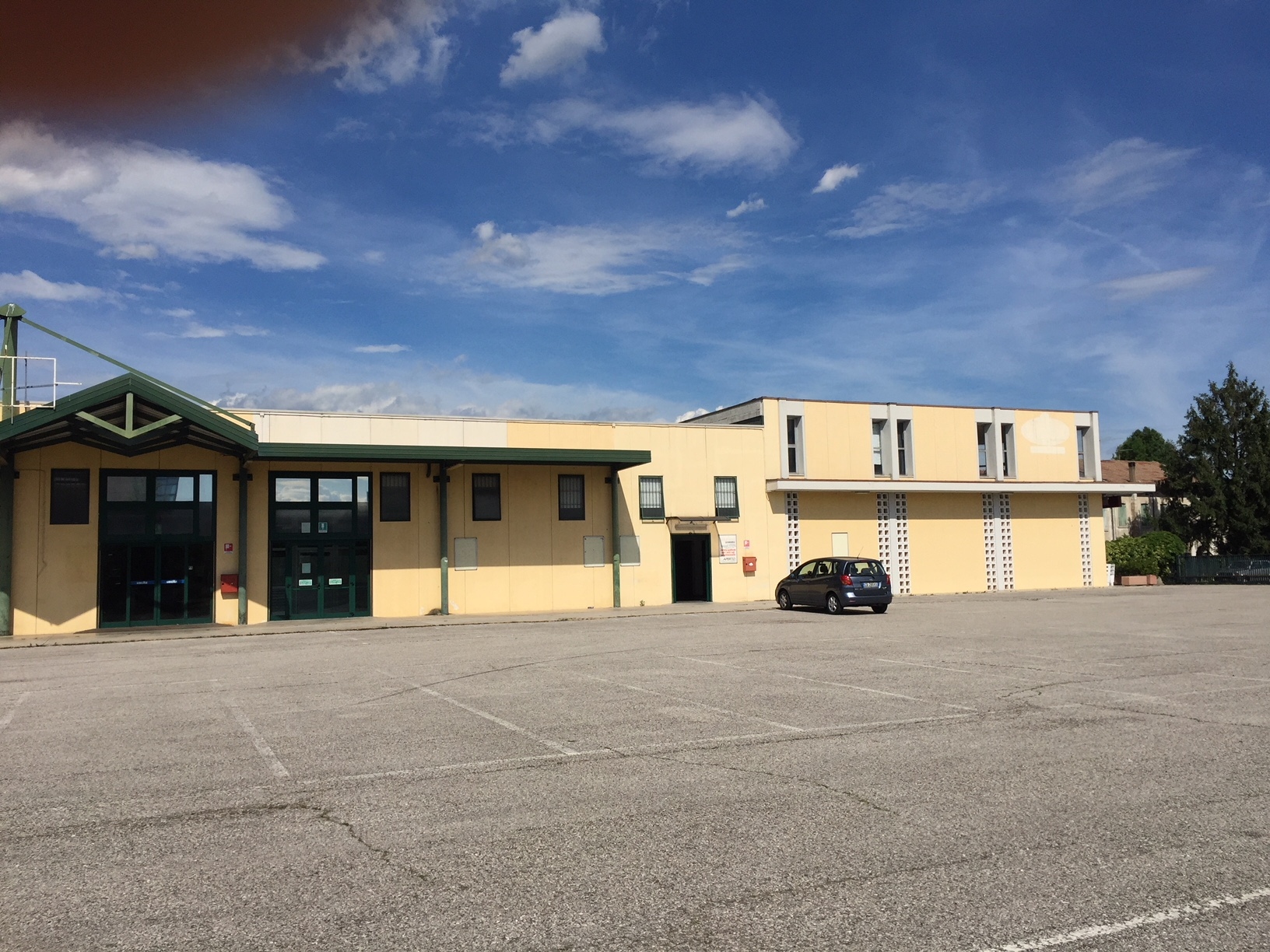 Locale commerciale in vendita a Treviso, Stiore