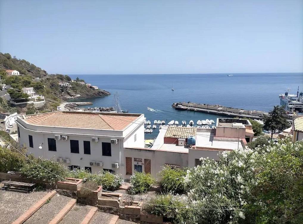 Attivit commerciale in vendita a Ustica