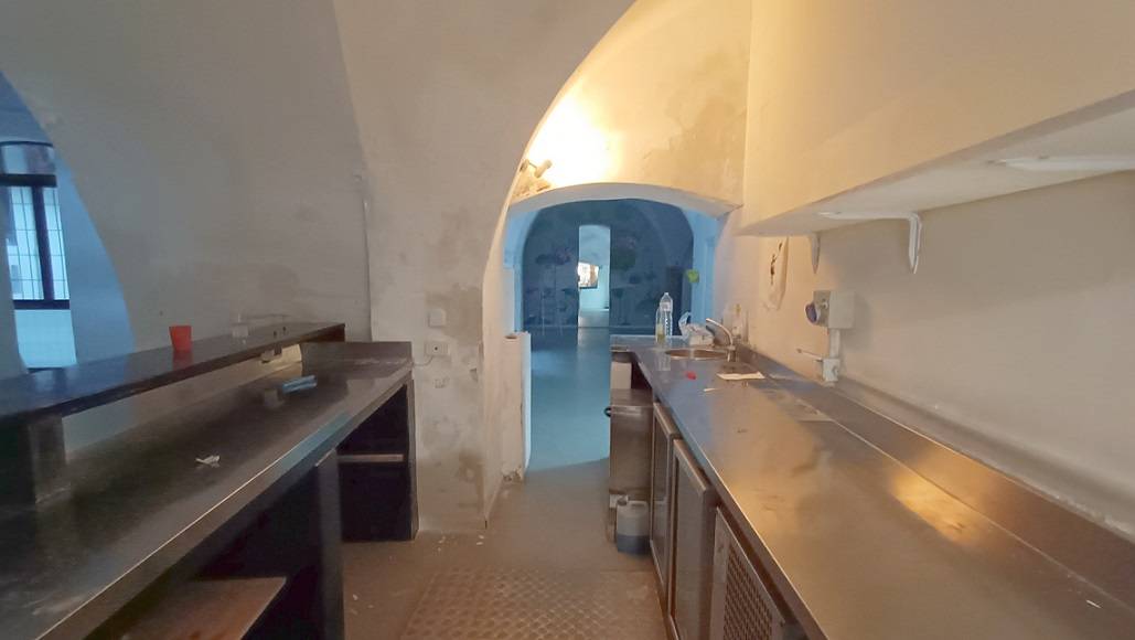 Locale commerciale in vendita a Palermo, Centro storico