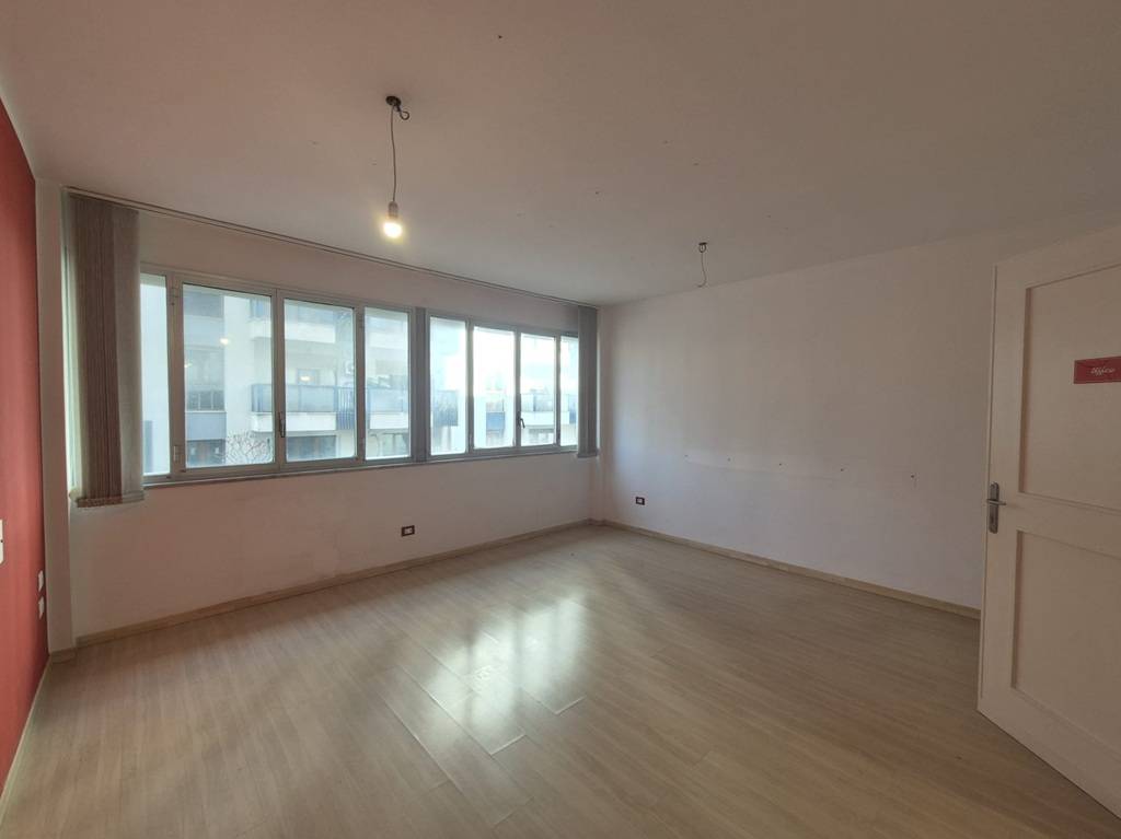 Studio/Ufficio in vendita a Palermo, Strasburgo