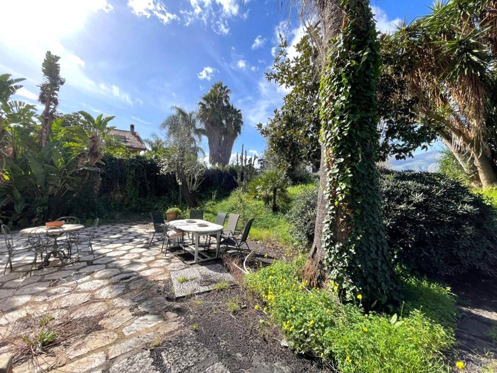Villa in vendita a Palermo, Mondello