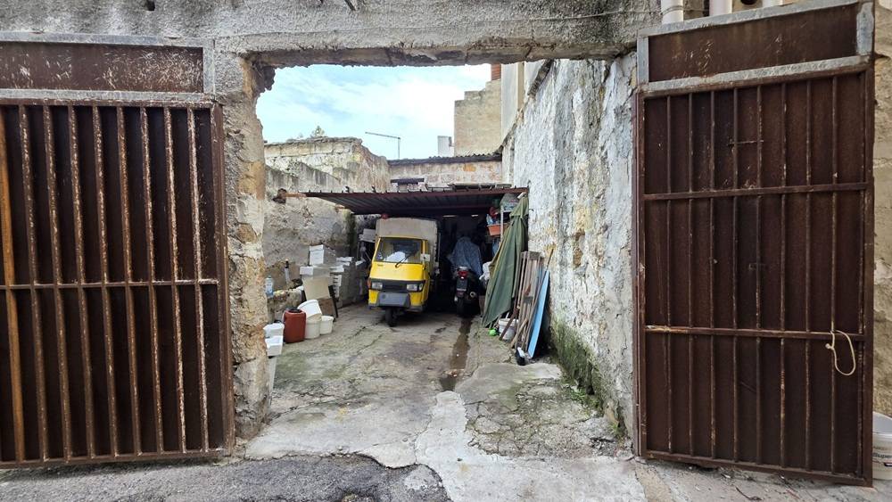 Box in vendita a Ficarazzi