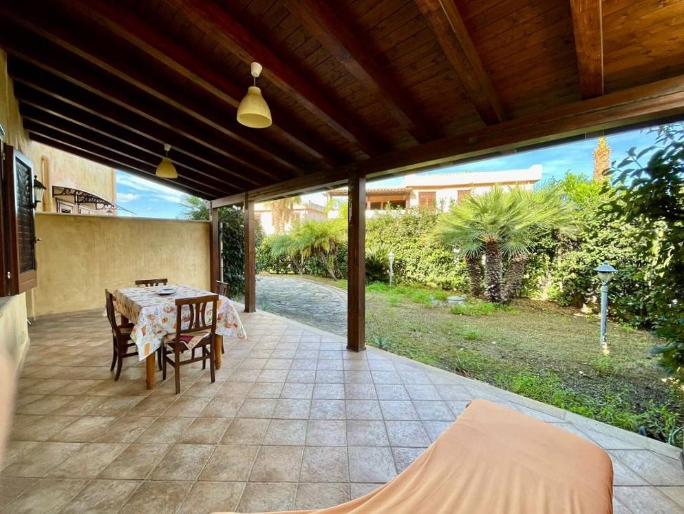 Villa in vendita a Campofelice di Roccella