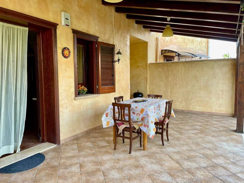 Villa in vendita a Campofelice di Roccella