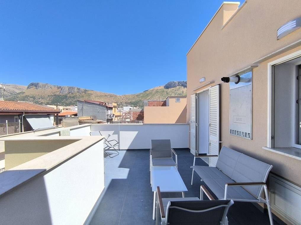 Appartamento in vendita a Terrasini