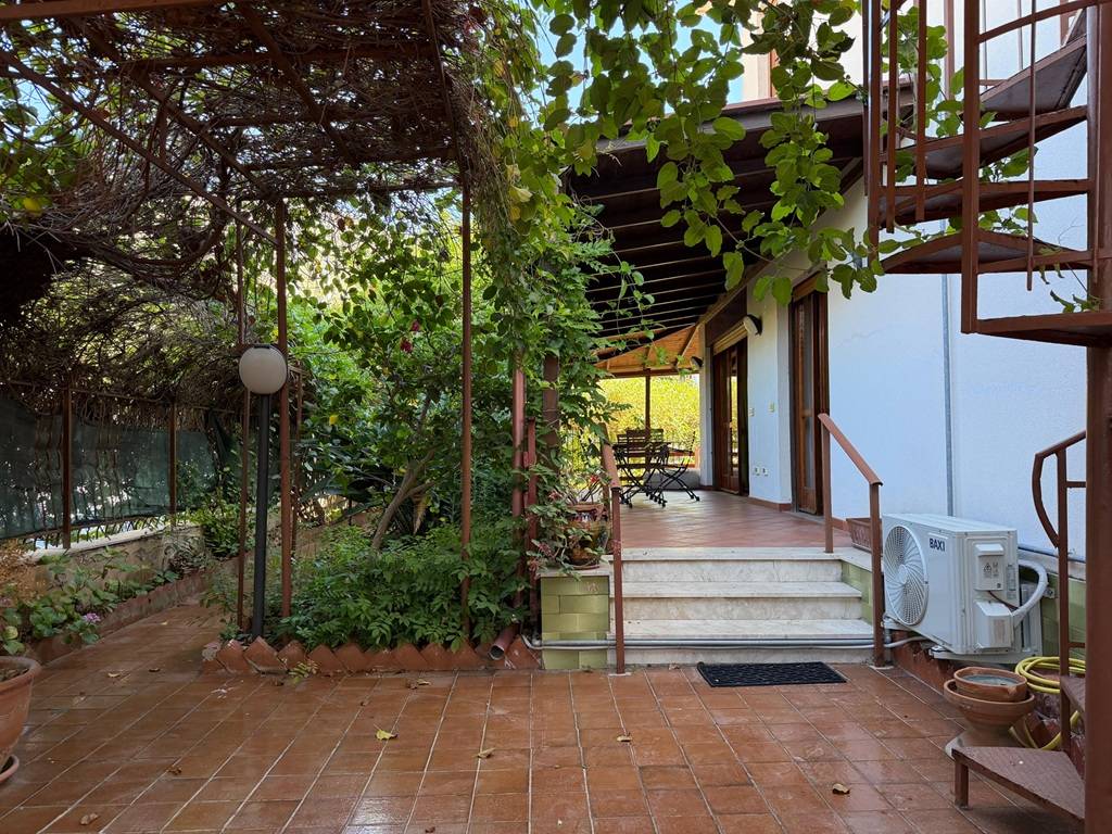 Villa in vendita a Palermo, Mondello
