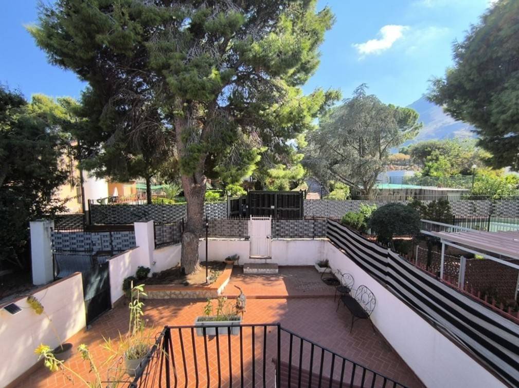 Villino in vendita a Altavilla Milicia