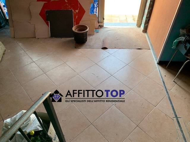 Locale commerciale in affitto a Massa, Partaccia