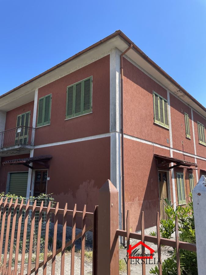 Villa in vendita, Massa castagnola