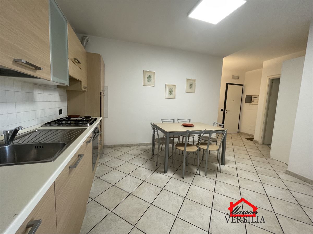 Trilocale in affitto, Massa marina di