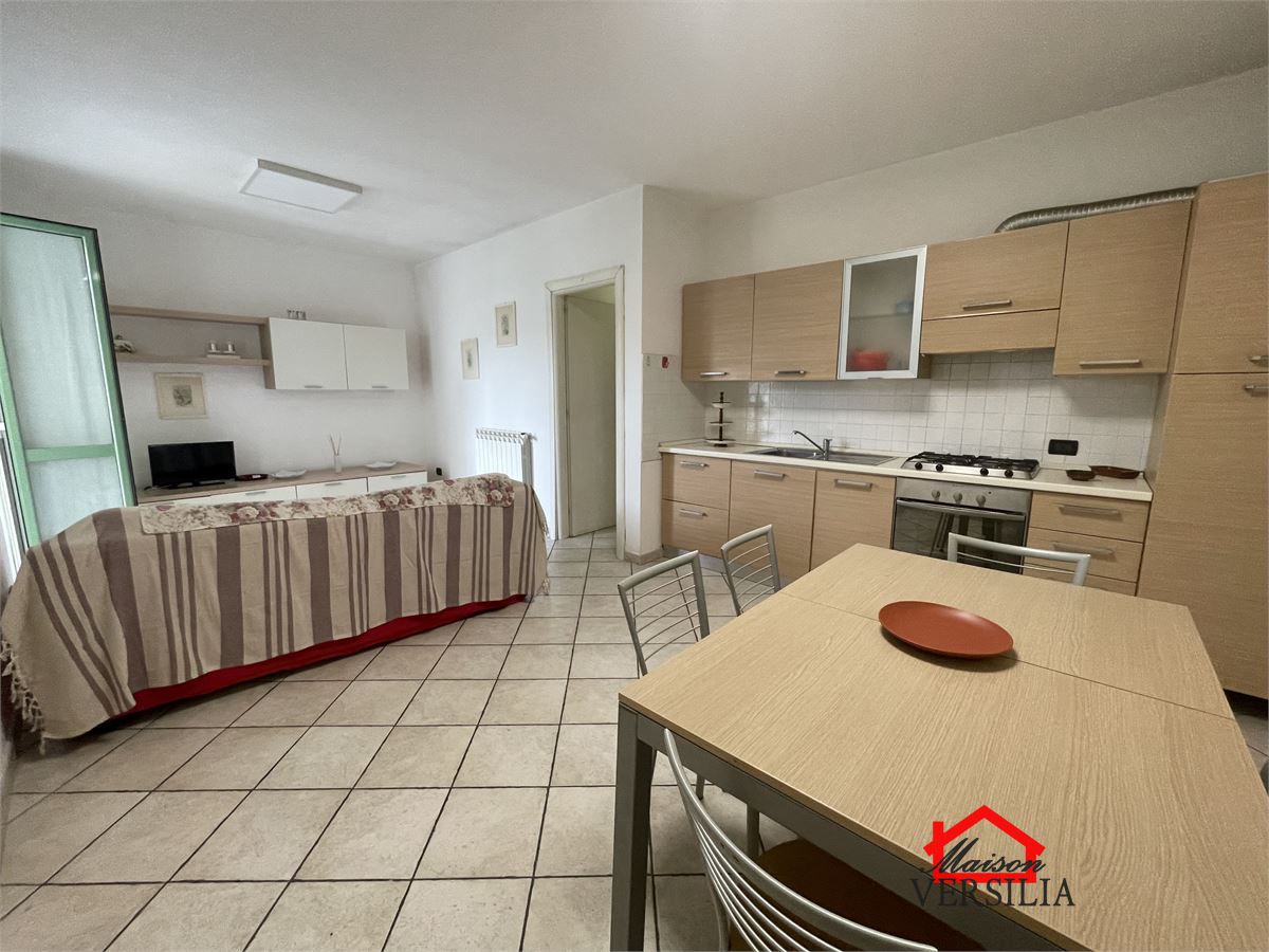 Trilocale in affitto, Massa marina di