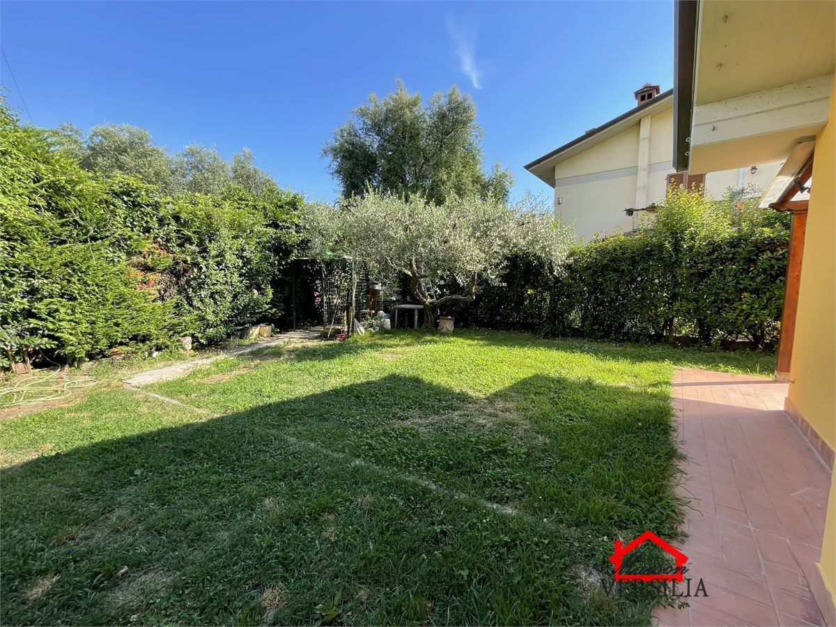 Casa indipendente in affitto, Massa quercioli