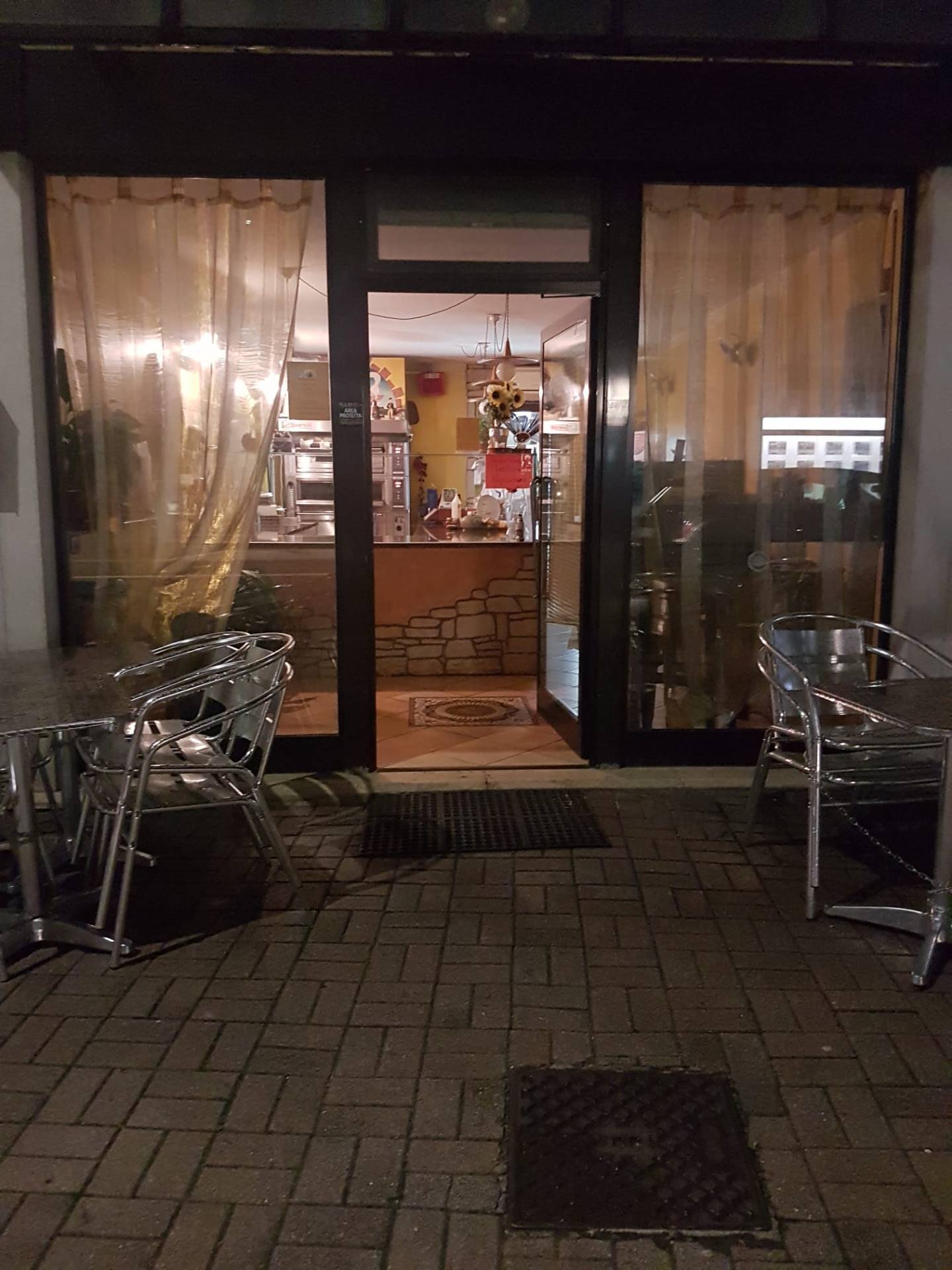 Pizzeria taglio in vendita a Sommacampagna, Caselle