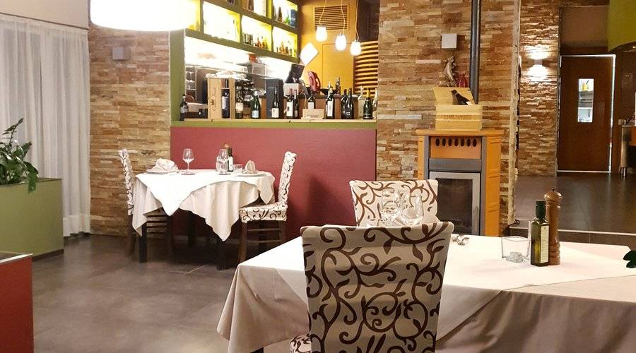 Ristorante in vendita a Pescantina