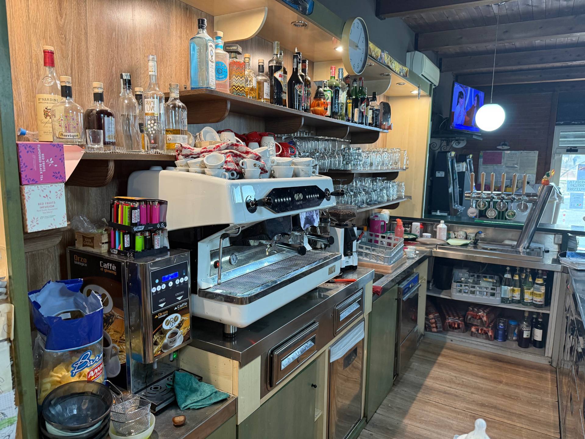 Bar con cucina in vendita a Velo Veronese