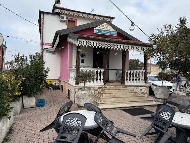 Bar/Ristorante/Pizzeria/B&B in vendita a Ostiglia