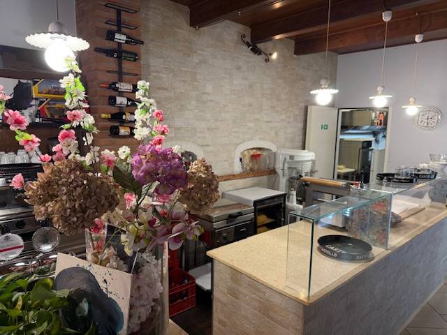 Bar/Ristorante/Pizzeria/B&B in vendita a Ostiglia