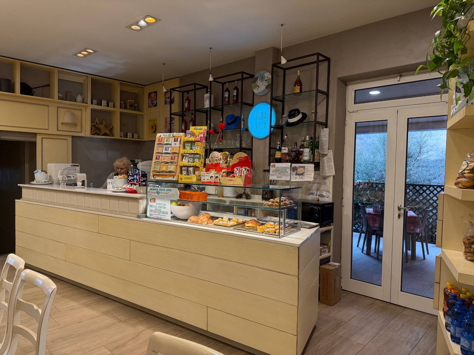 Bar con cucina in vendita a Verona, Borgo Roma