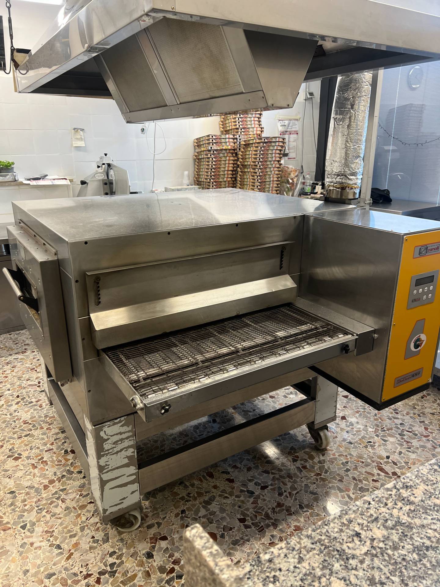 Pizzeria d'asporto in vendita a Verona, Stadio