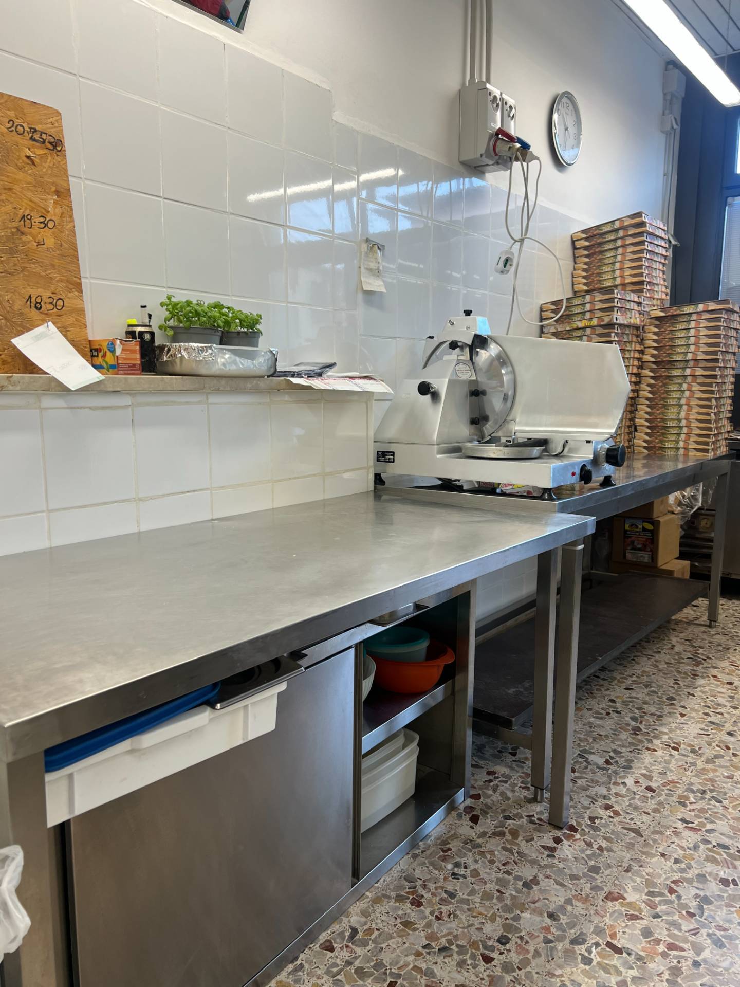 Pizzeria d'asporto in vendita a Verona, Stadio