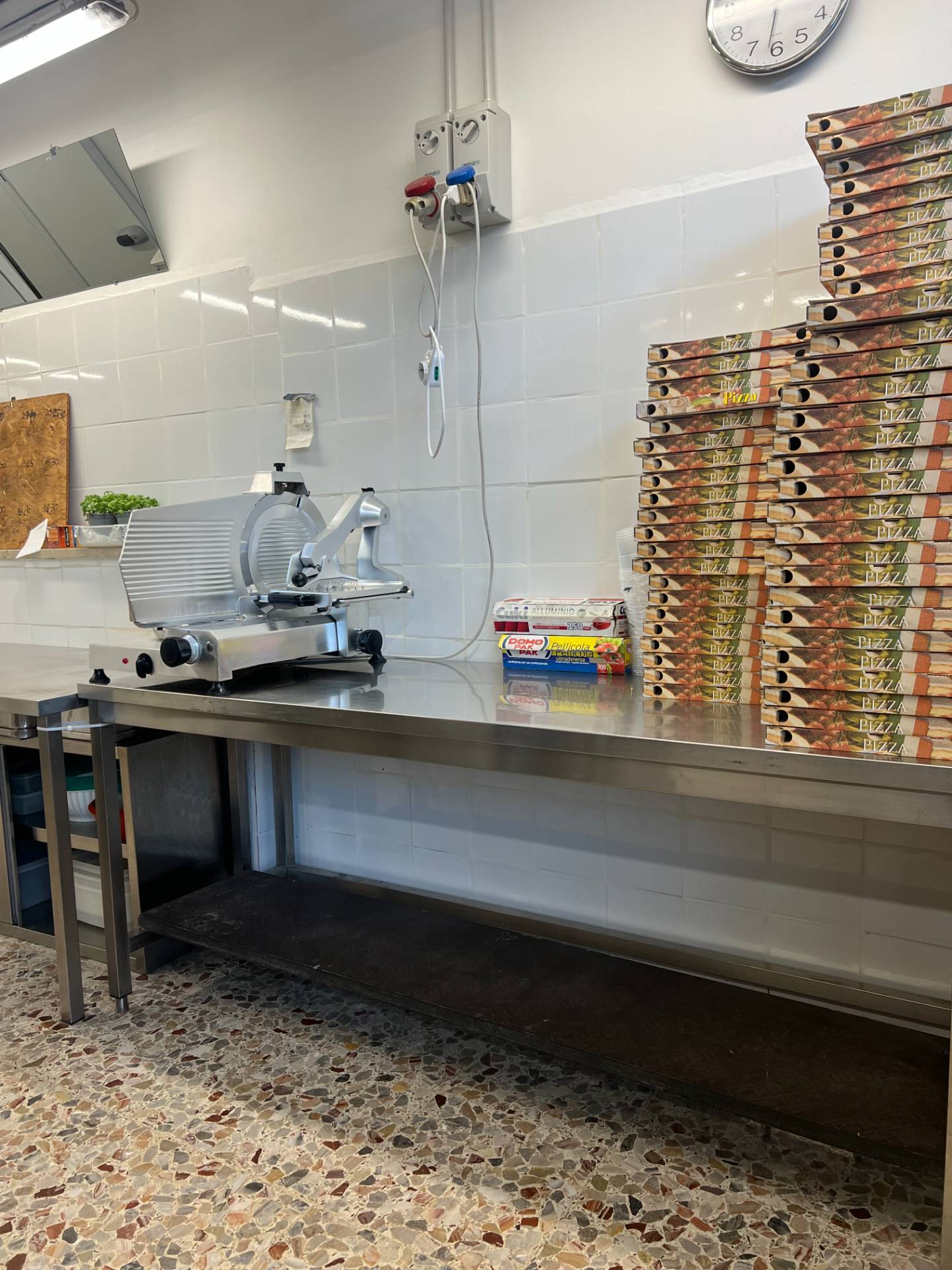 Pizzeria d'asporto in vendita a Verona, Stadio