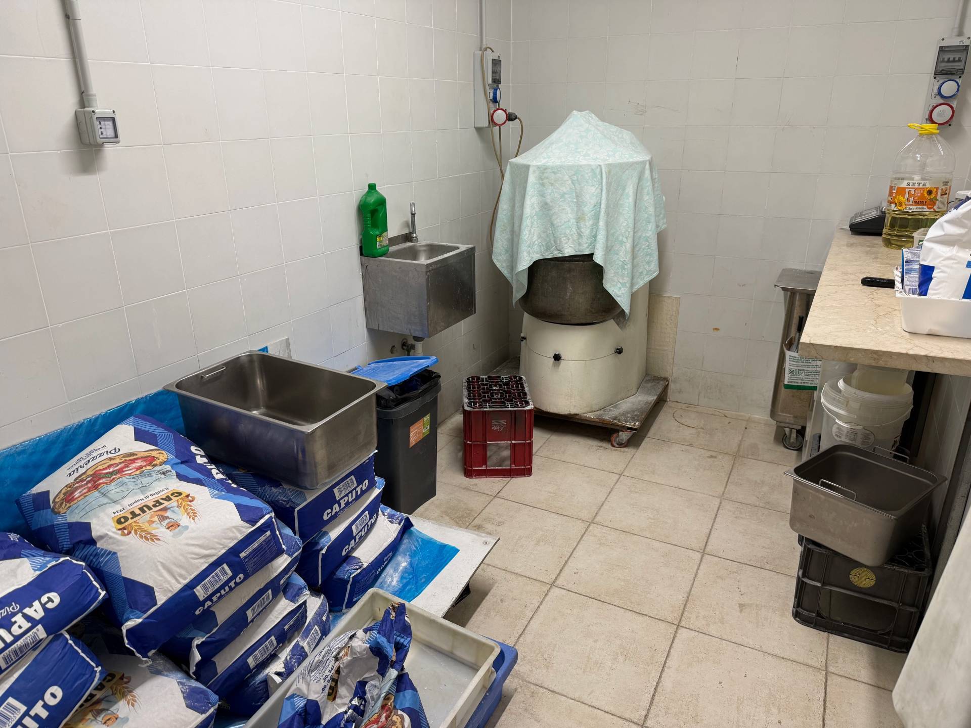 Pizzeria/Ristorante in vendita a Verona, Zai