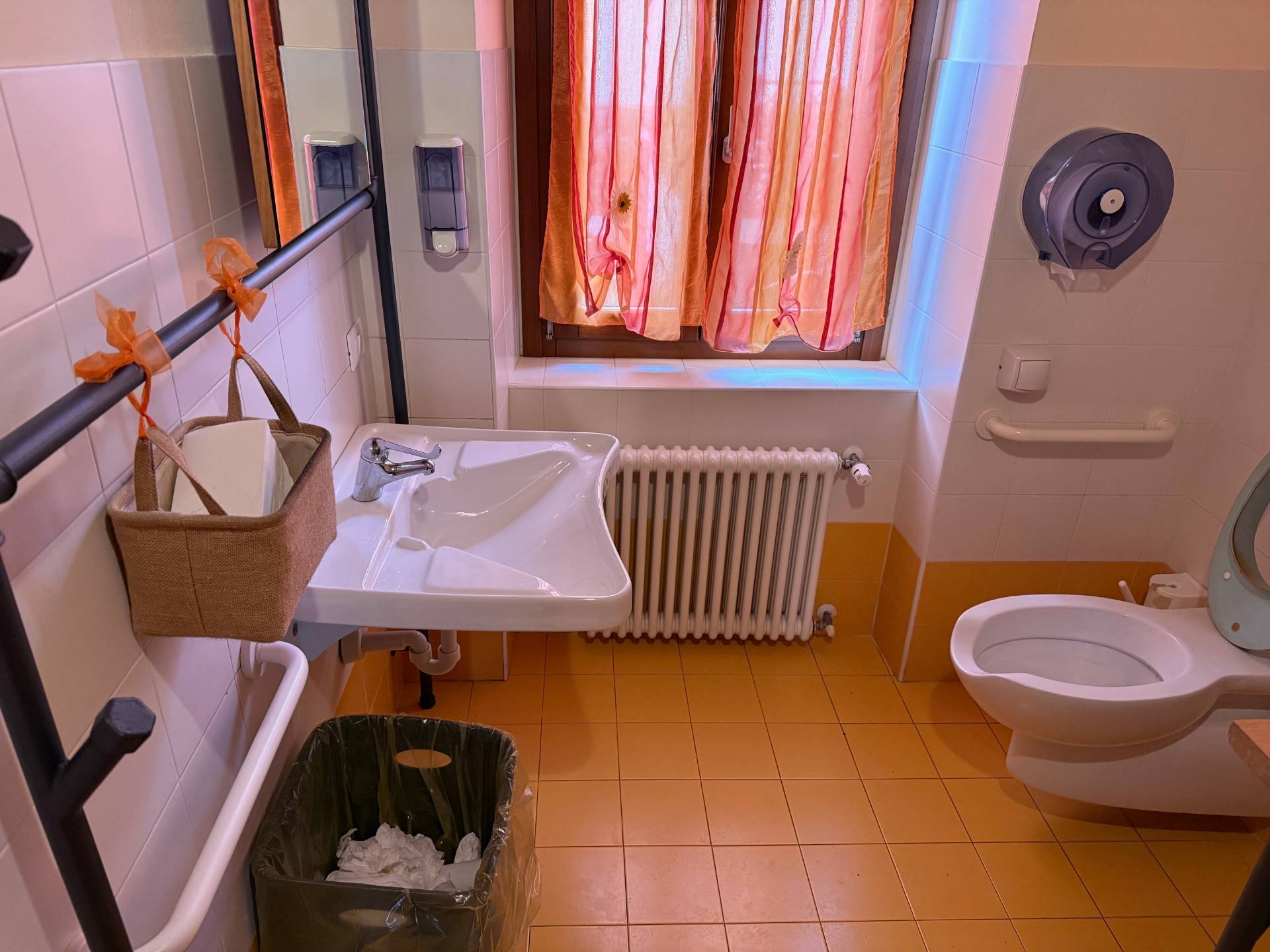 Bar con cucina in vendita a Grezzana