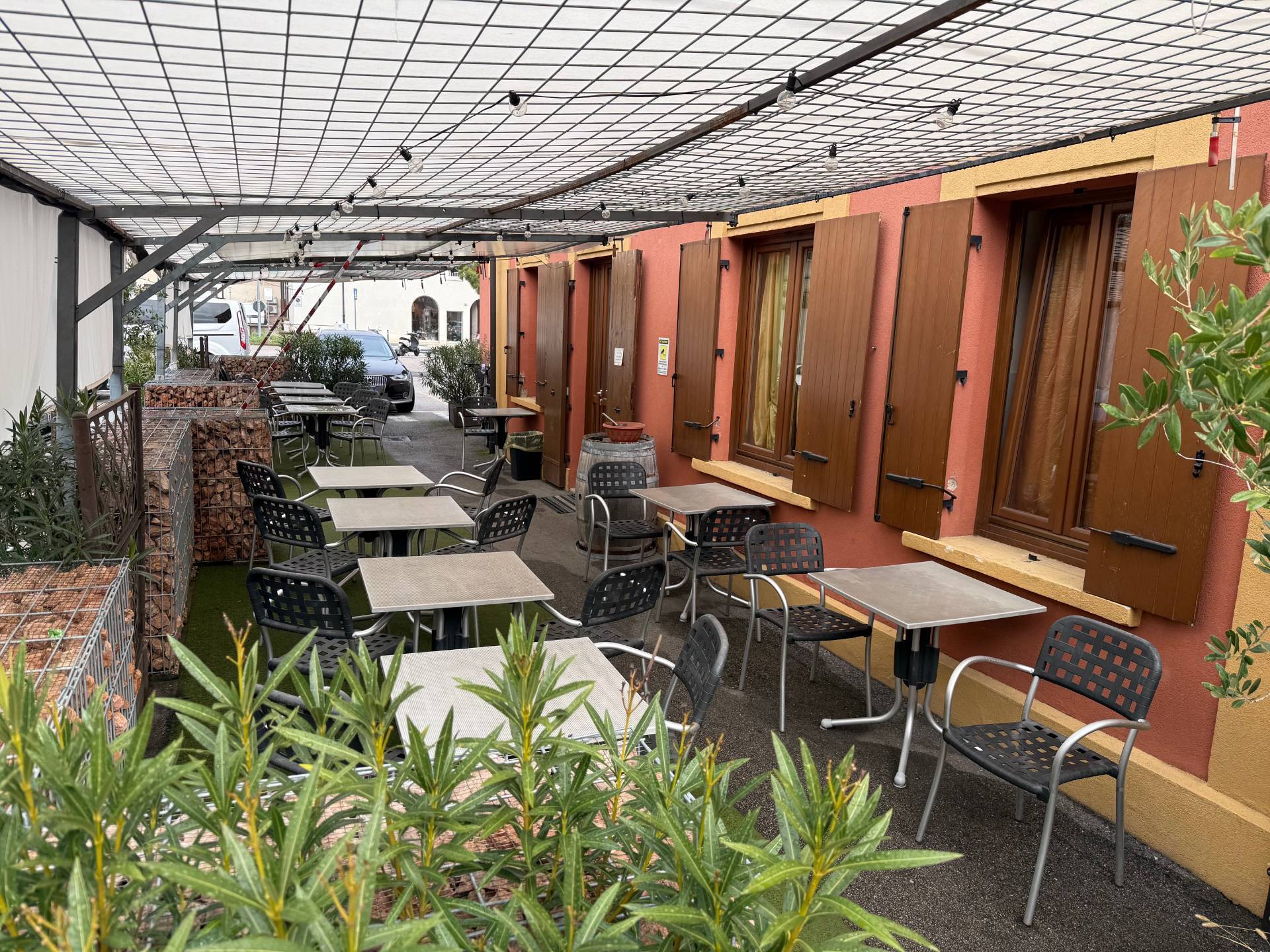 Bar con cucina in vendita a Grezzana