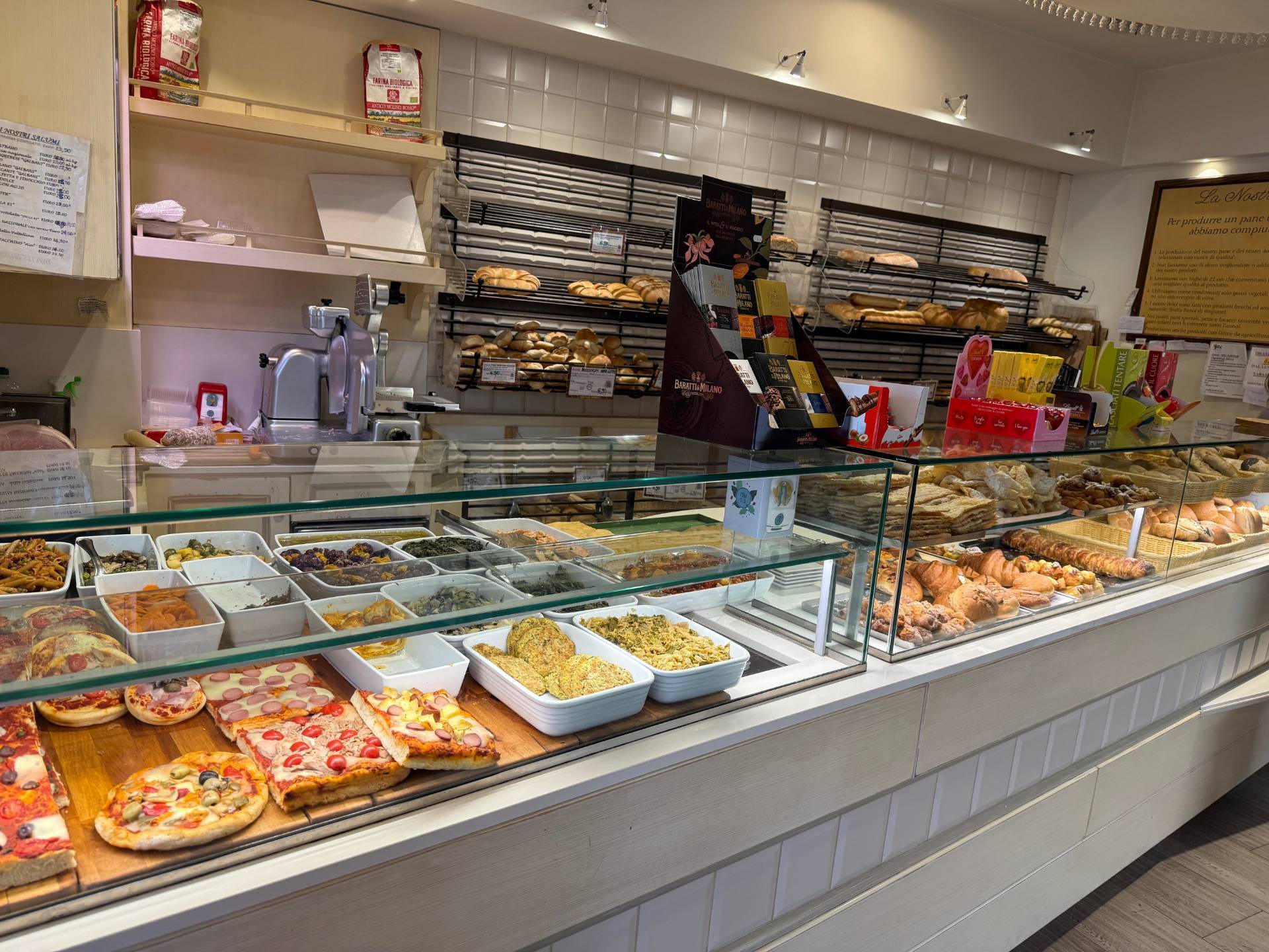 Bar con cucina in vendita a Verona, Borgo Roma