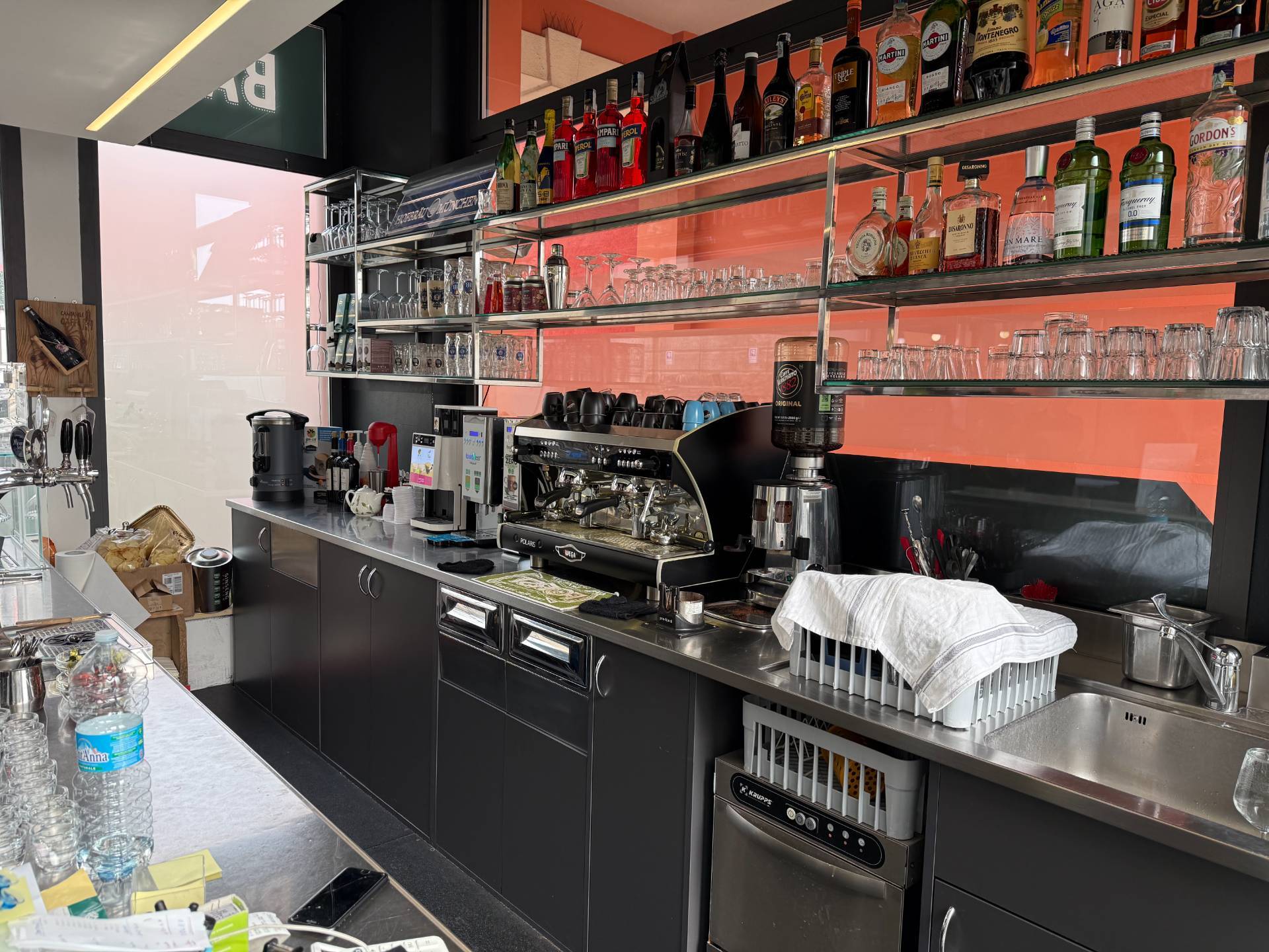 Bar in vendita a Verona, San Massimo