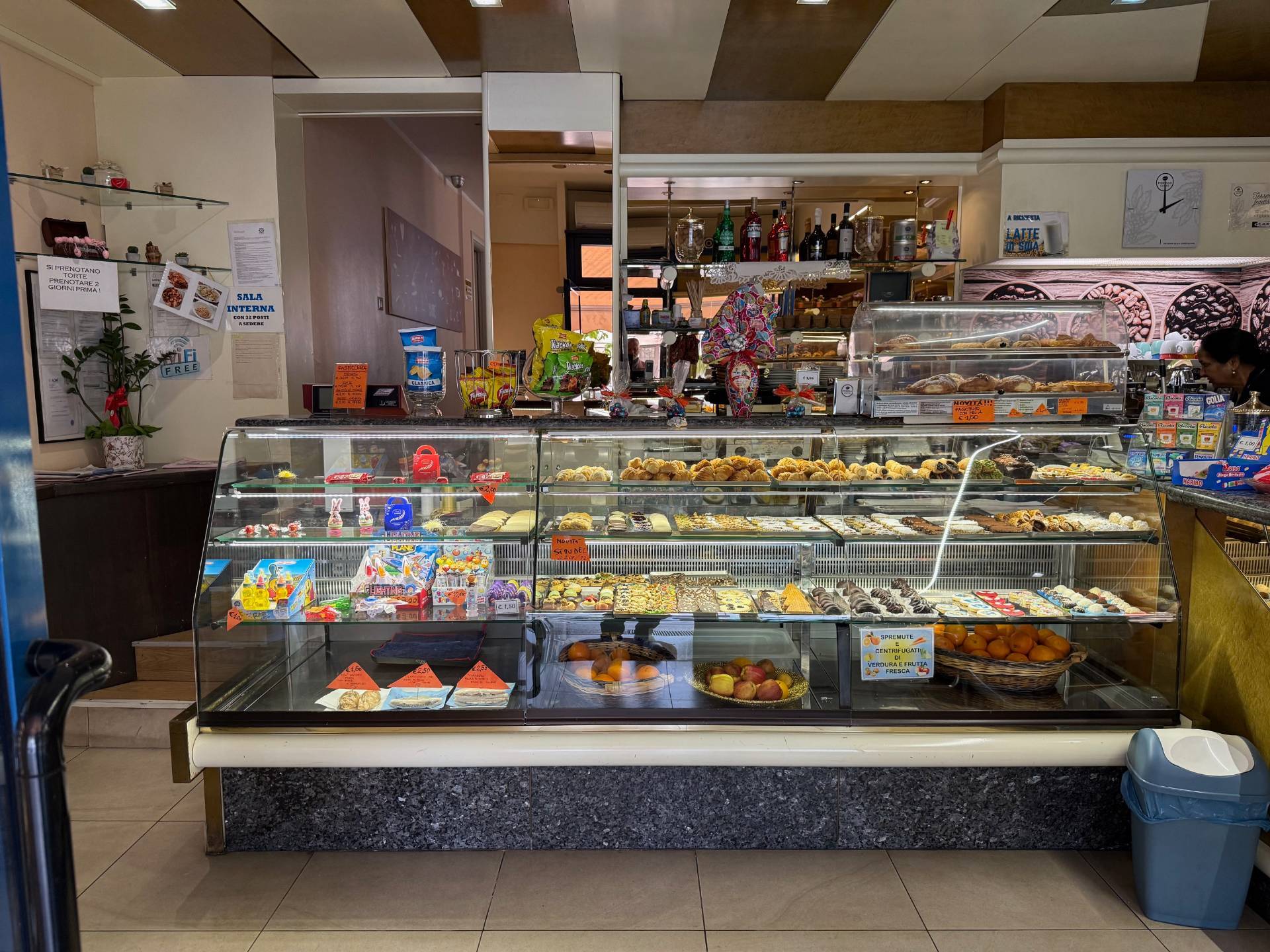 Bar/Pasticceria in vendita a Verona, Borgo Roma