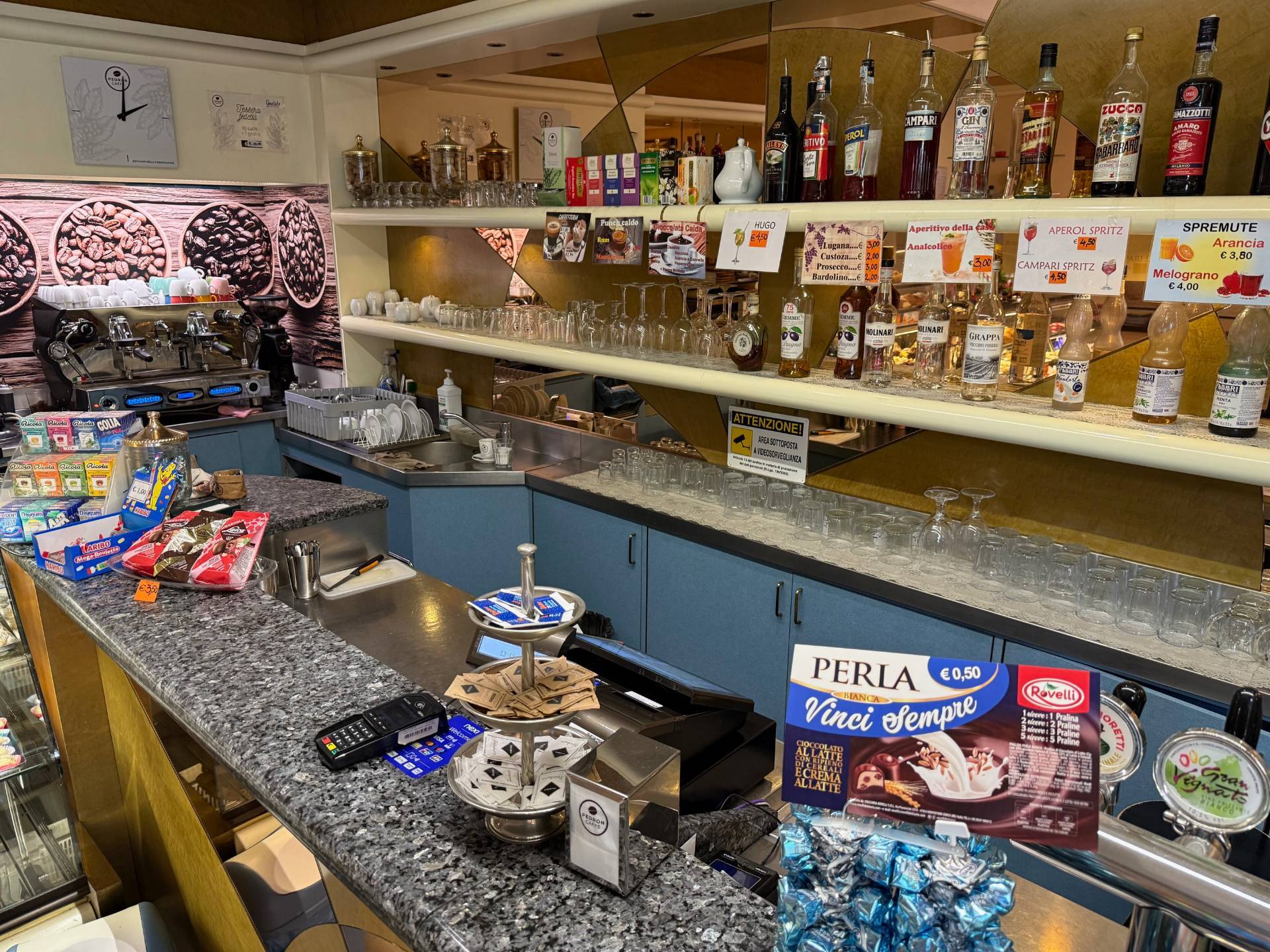 Bar/Pasticceria in vendita a Verona, Borgo Roma