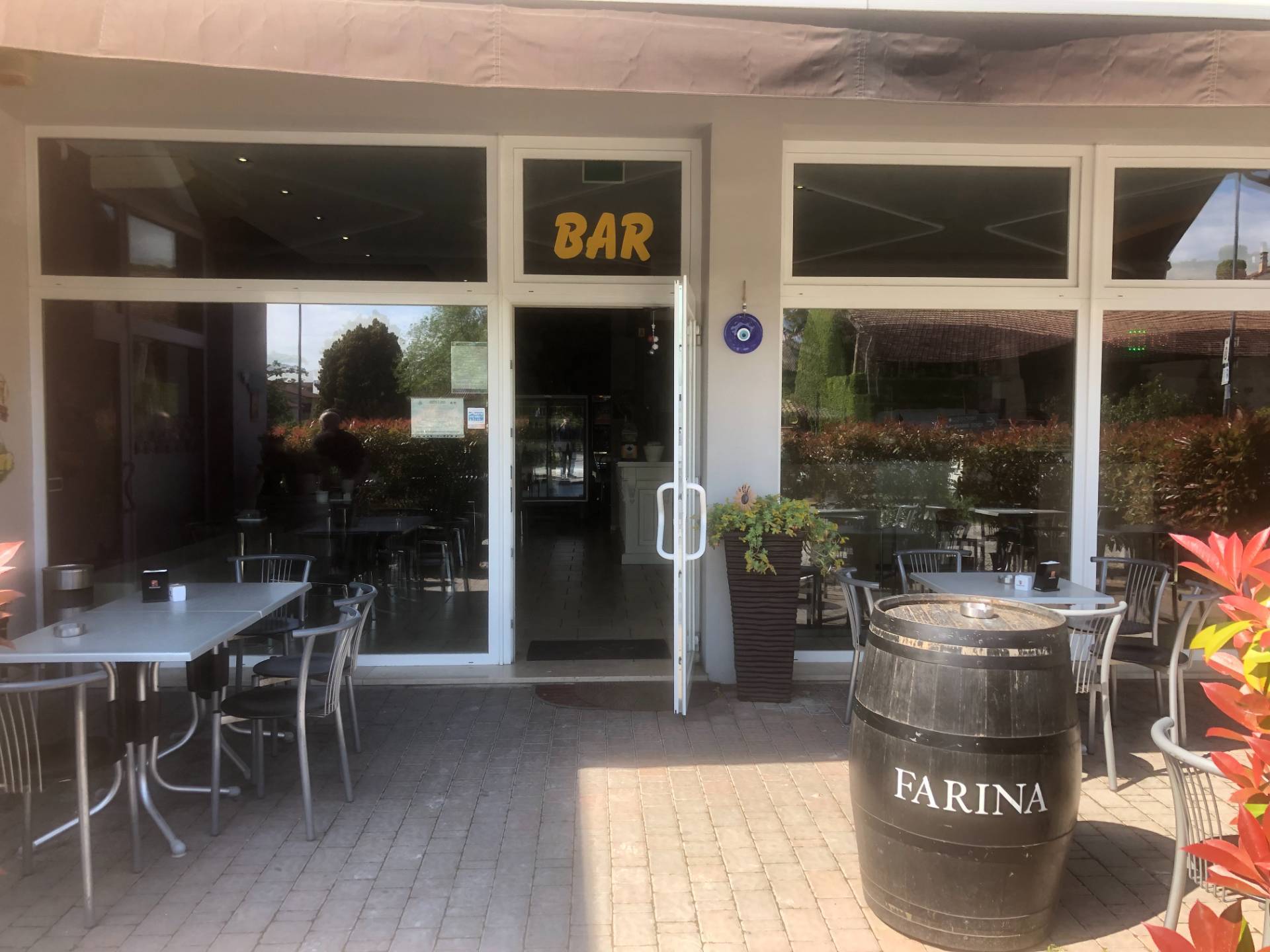 Bar in vendita a Sona