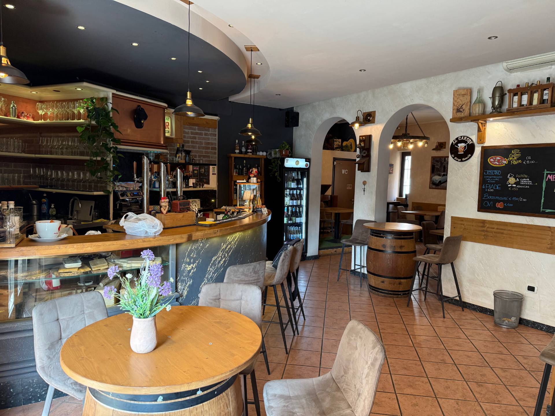 Bar con cucina in vendita a Verona, Borgo Venezia