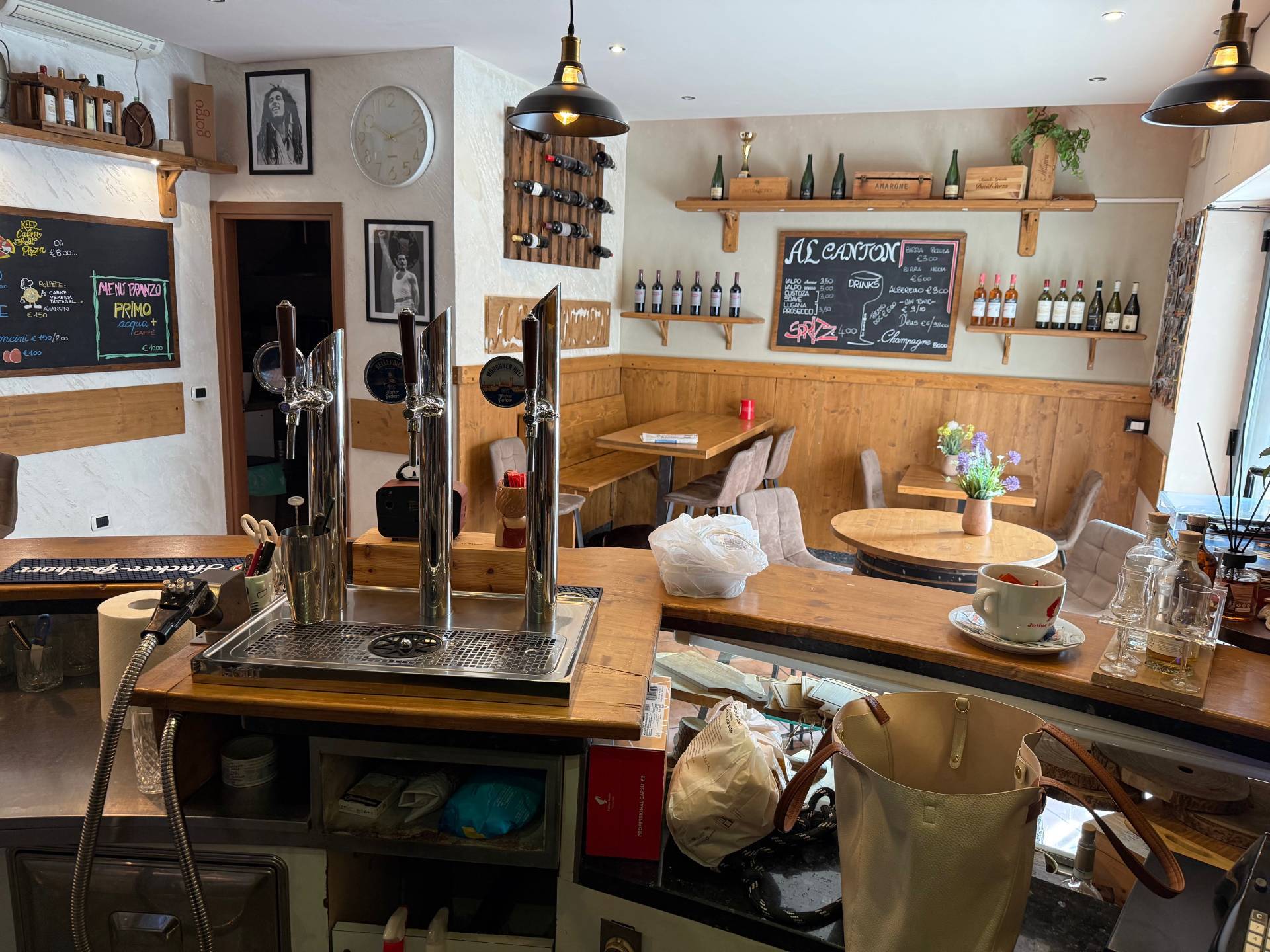 Bar con cucina in vendita a Verona, Borgo Venezia