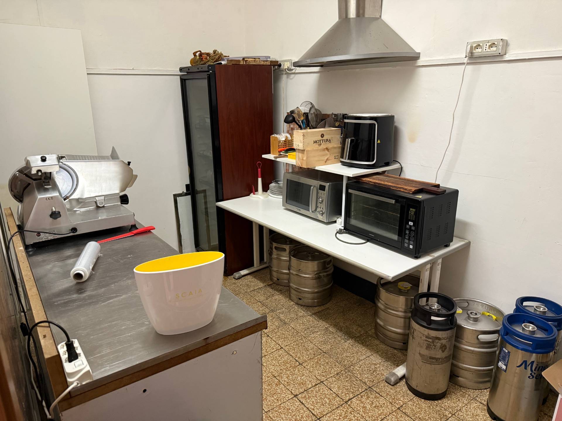 Bar con cucina in vendita a Verona, Borgo Venezia