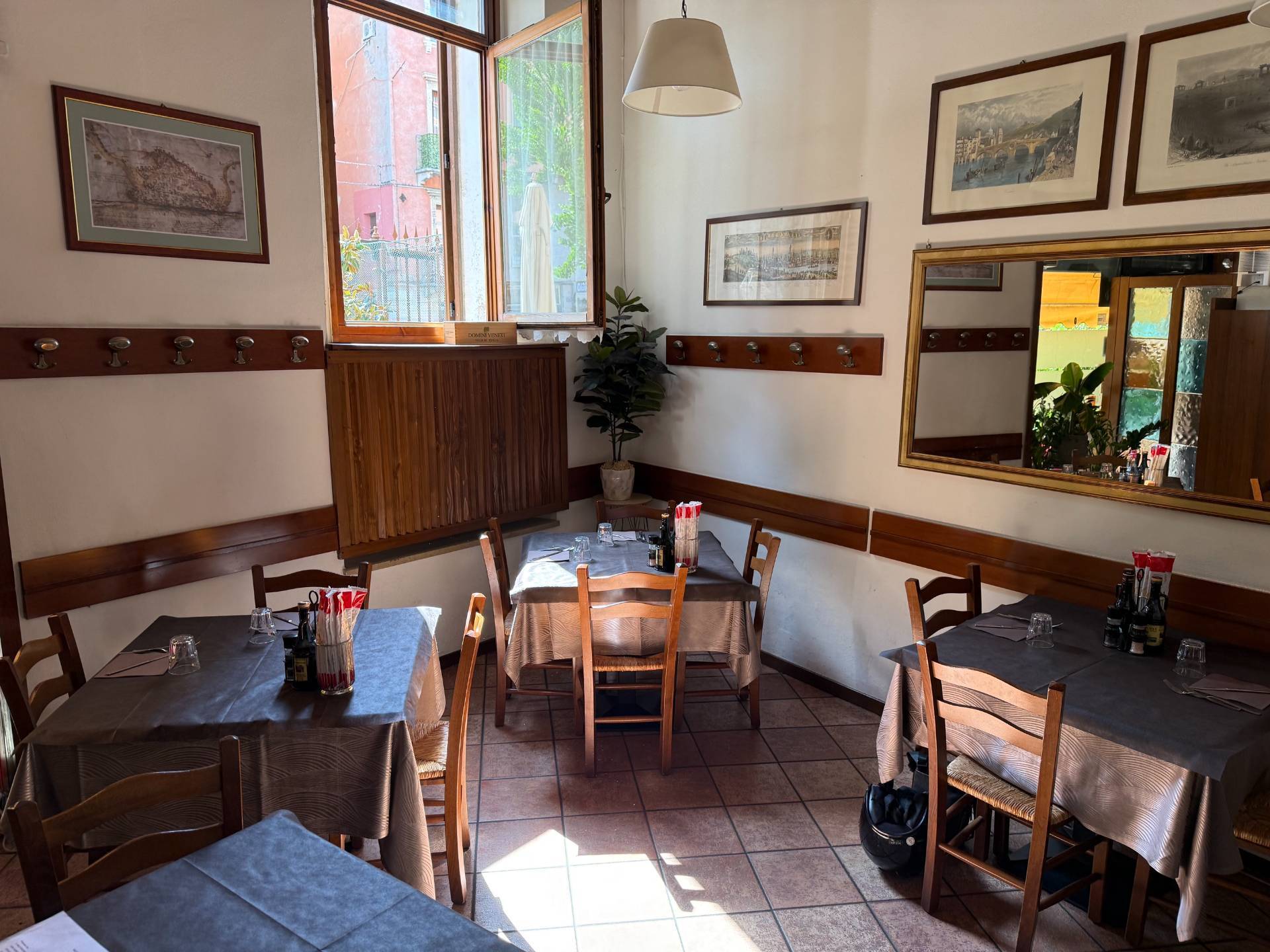 Ristorante in vendita a Verona, Centro storico