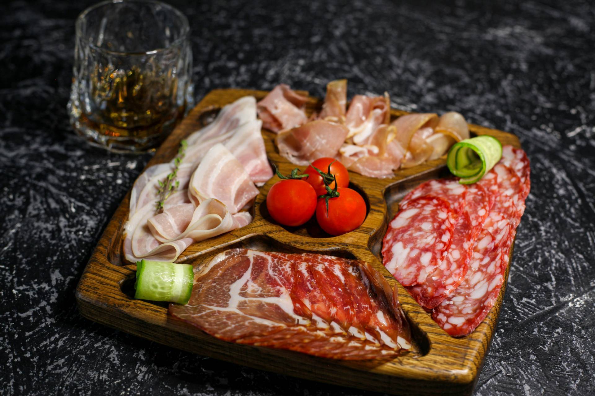 Bar con cucina in vendita a Mirandola