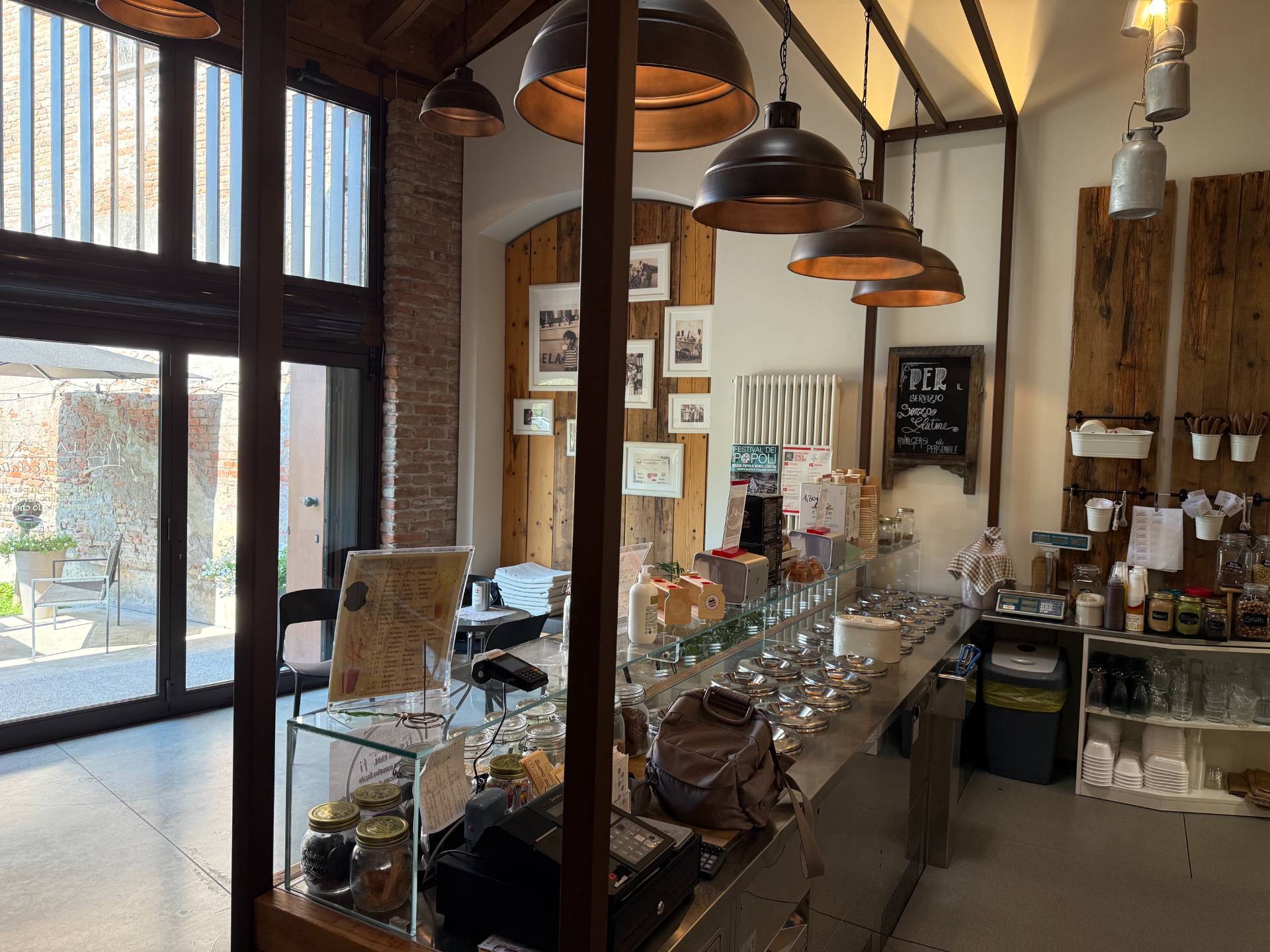 Bar/Gelateria in vendita a Badia Polesine