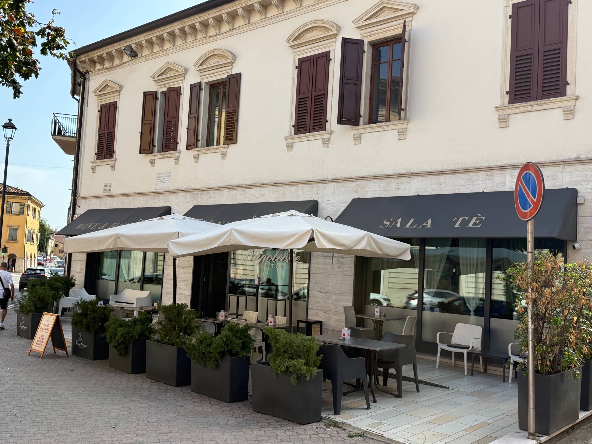 Bar con cucina in vendita a San Martino Buon Albergo