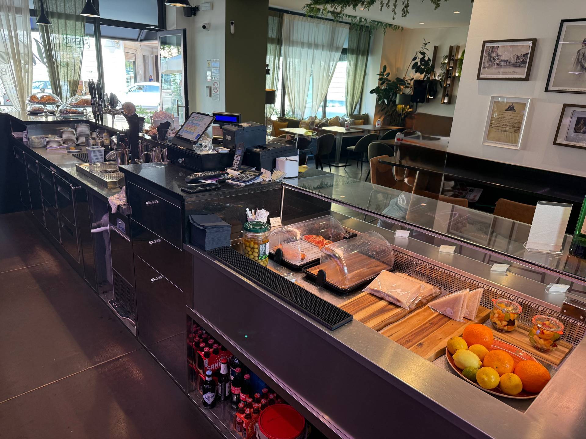 Bar con cucina in vendita a San Martino Buon Albergo
