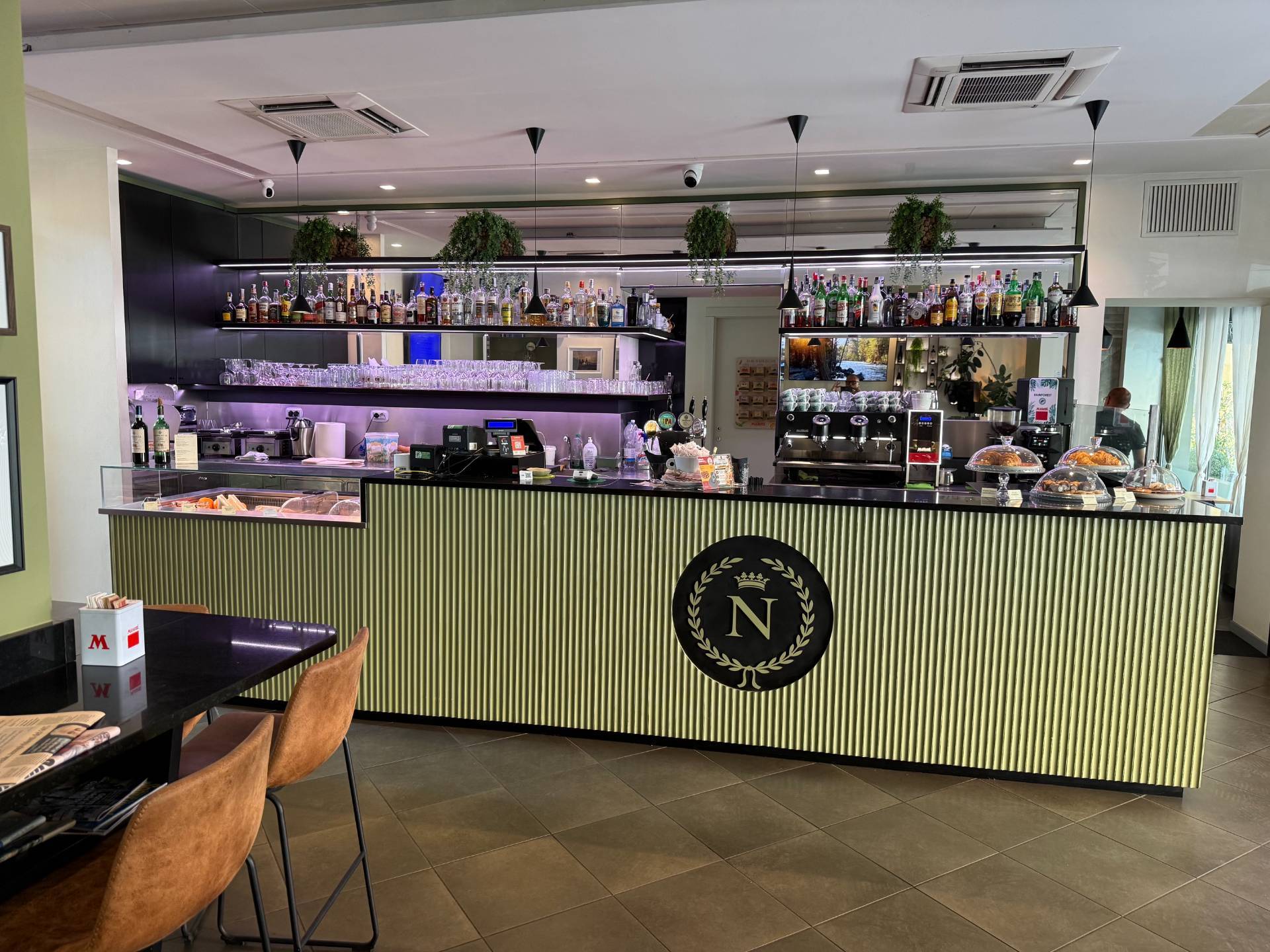 Bar con cucina in vendita a San Martino Buon Albergo