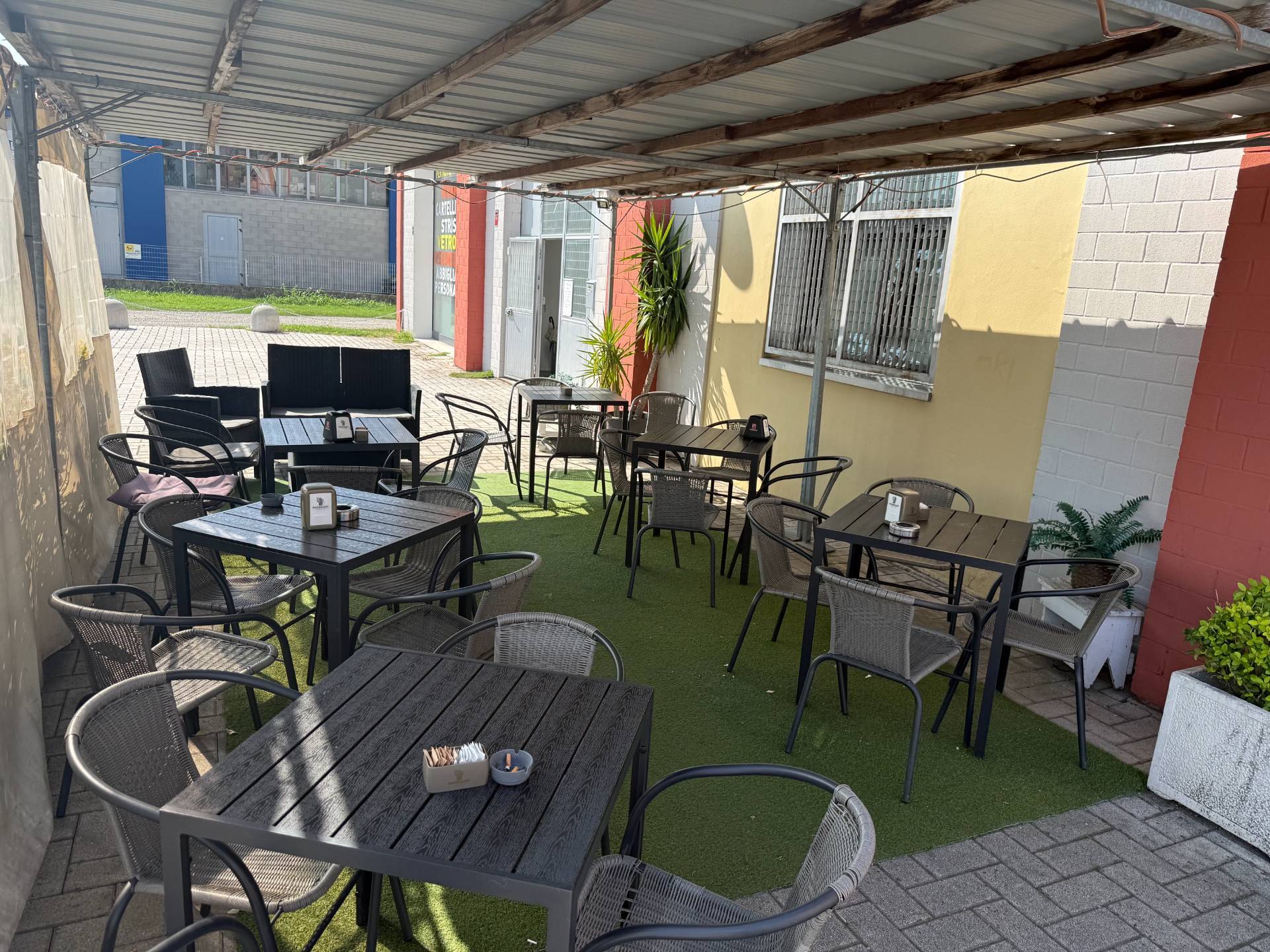 Bar/Pasticceria in vendita a Cadelbosco di Sopra