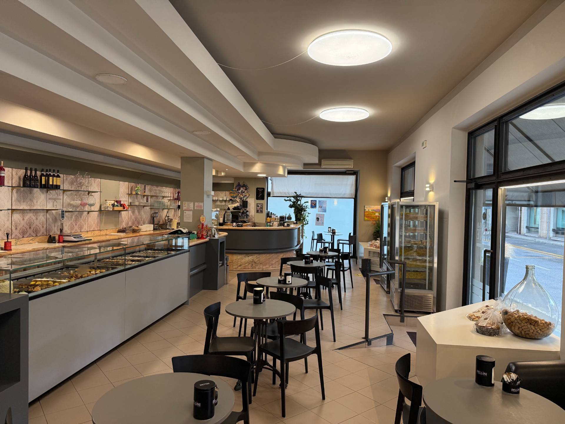 Bar/Pasticceria in vendita a Sona, Lugagnano