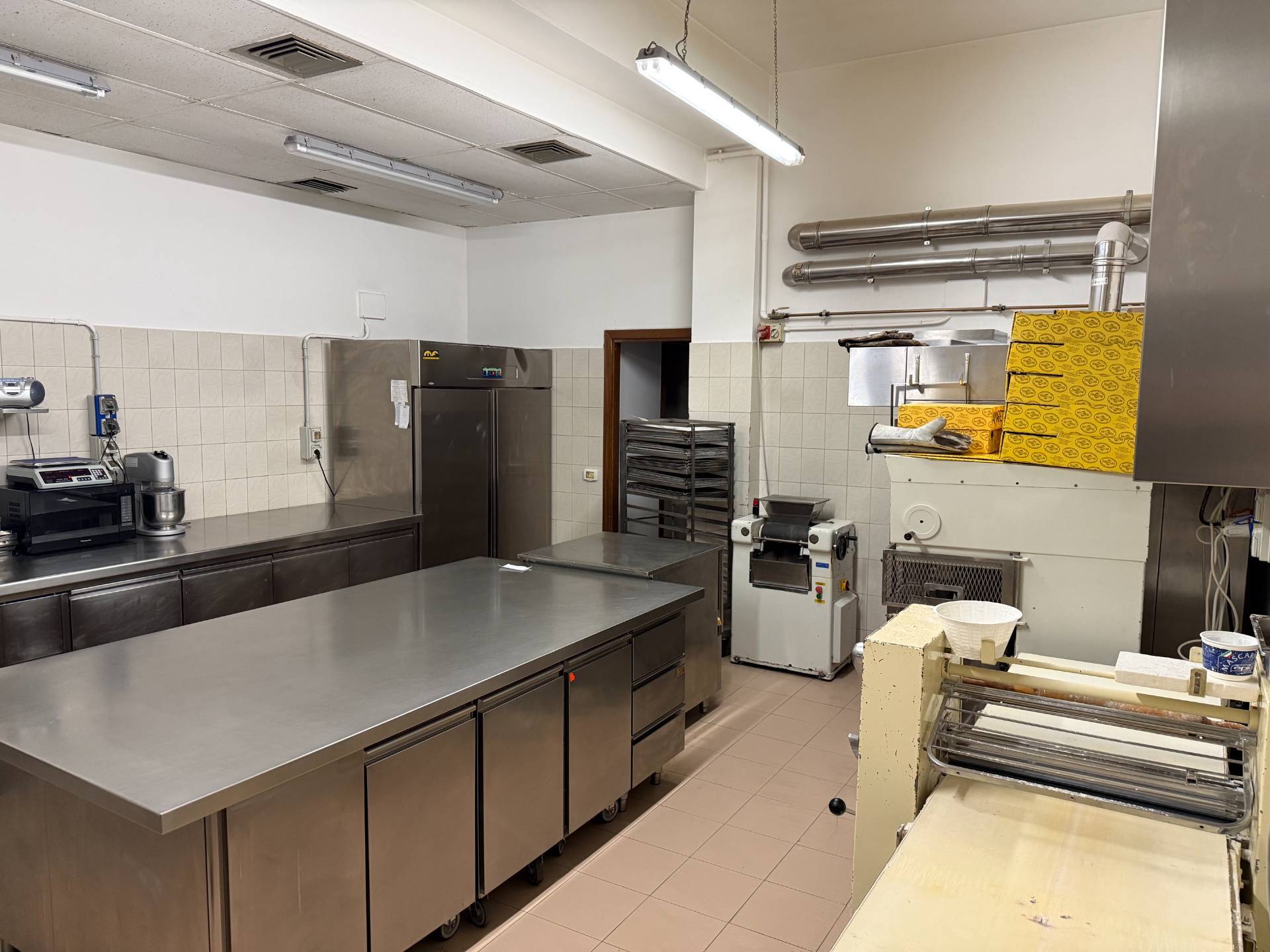 Bar/Pasticceria in vendita a Sona, Lugagnano