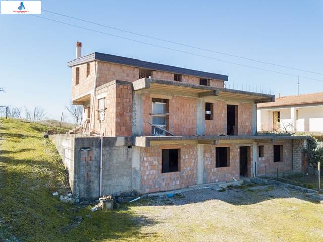 Casa indipendente con terrazzo, Ariano Irpino contrada cippone