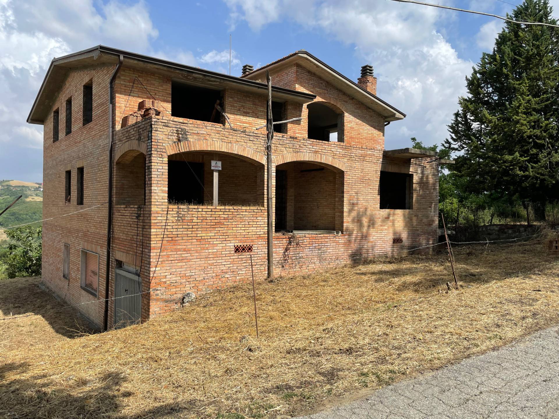 Casa indipendente con terrazzo, Ariano Irpino contrada cerreto