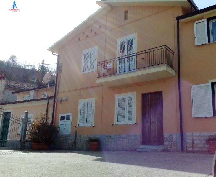 Soluzione Semindipendente in vendita a Ariano Irpino, contrada ponnola